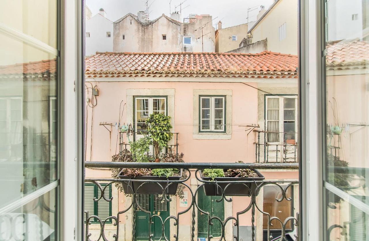 Апартаменты Unique And Stylish Flat In Historic Лиссабон Экстерьер фото