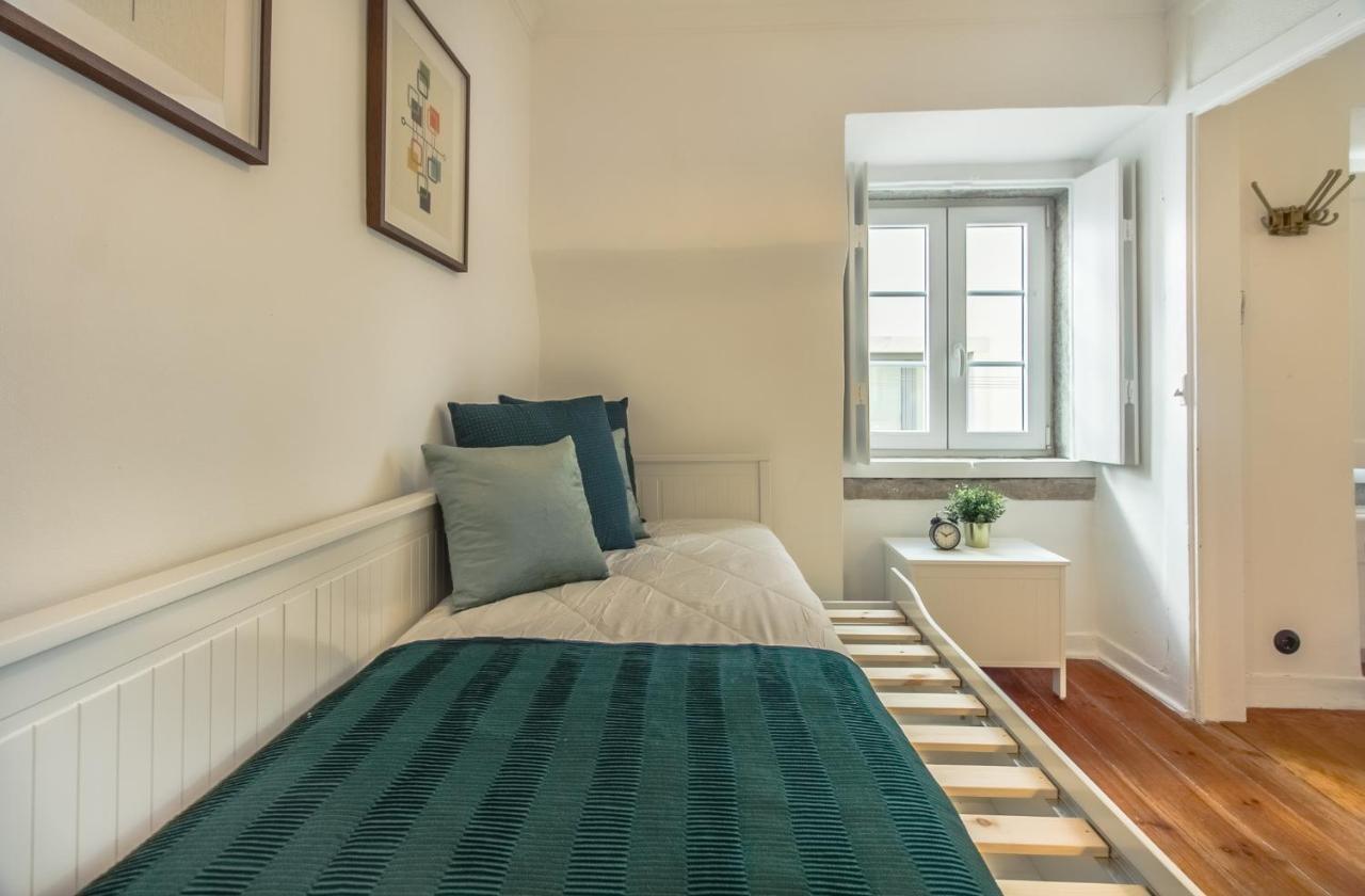 Апартаменты Unique And Stylish Flat In Historic Лиссабон Экстерьер фото
