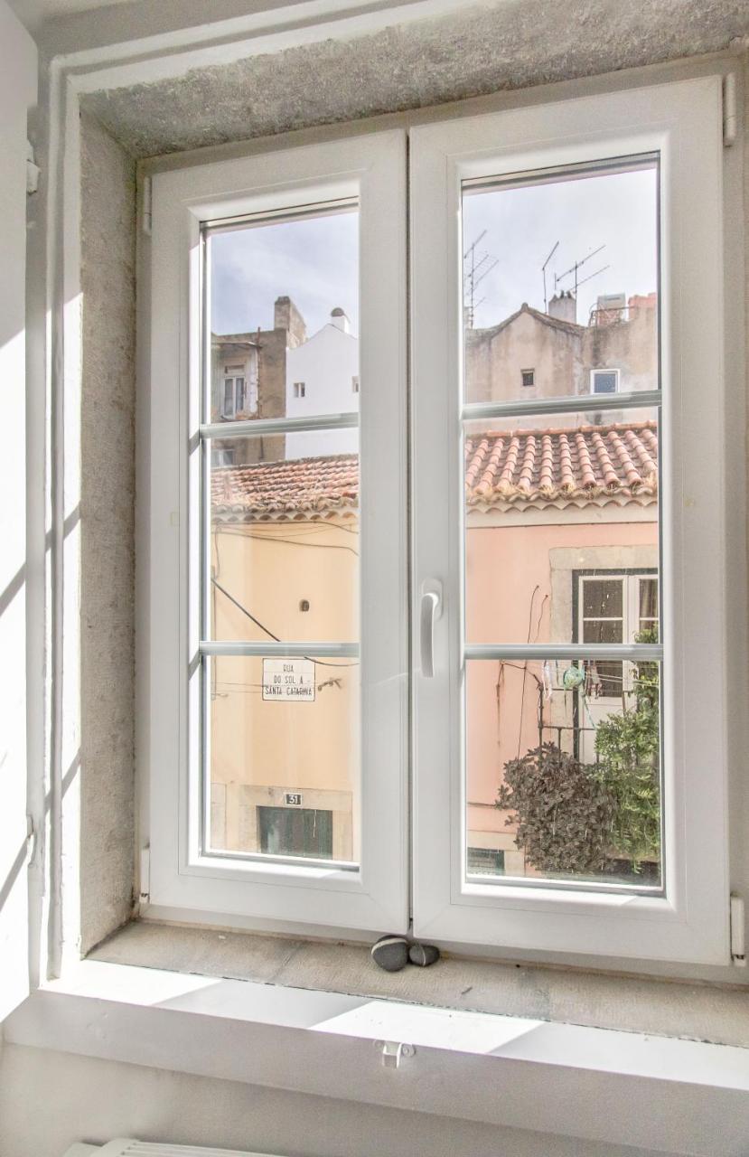 Апартаменты Unique And Stylish Flat In Historic Лиссабон Экстерьер фото